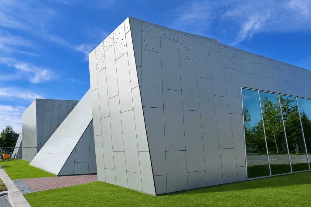 Architektúra, ktorá púta pozornosť. Technológia, ktorá zostáva skrytá.